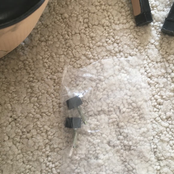 ALDO Aresa-96 Black 4” Heels - Picture 11 of 13